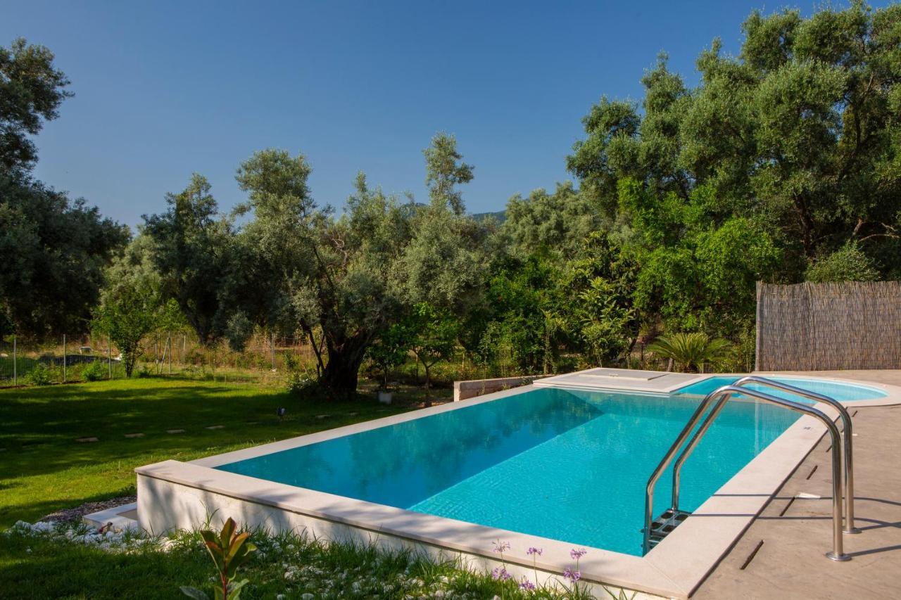 Averto Villas With Private Pool Нідрі Екстер'єр фото